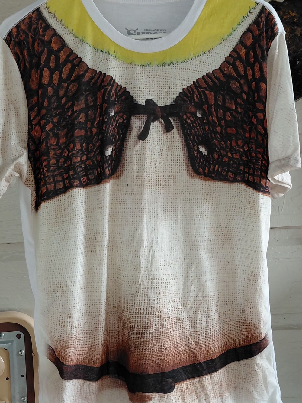 DreamWorks White Short-Sleeve Graphic Tee with Brown and Yellow Accents